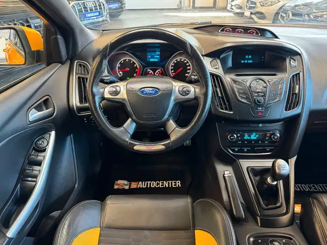 Ford Focus view 7