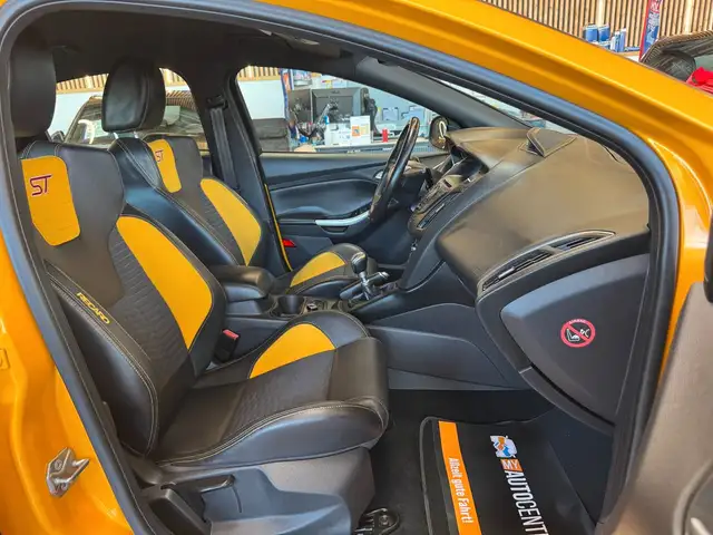 Ford Focus view 8