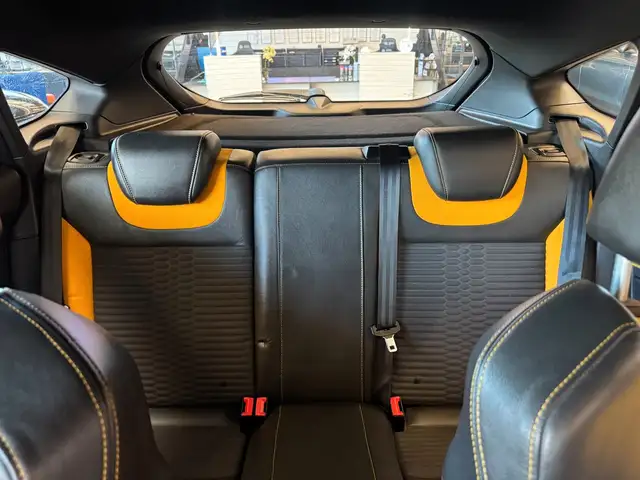 Ford Focus view 12