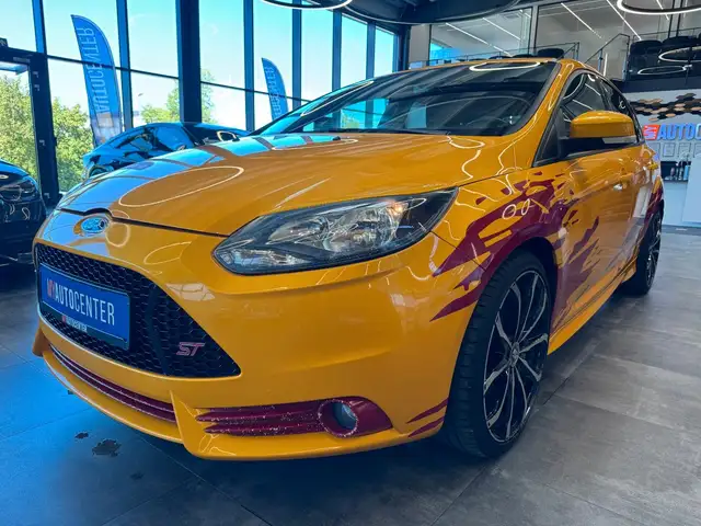 Ford Focus view 4