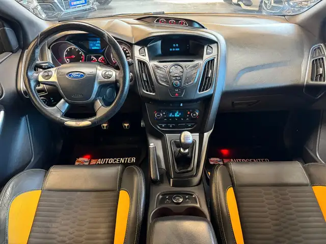 Ford Focus view 6