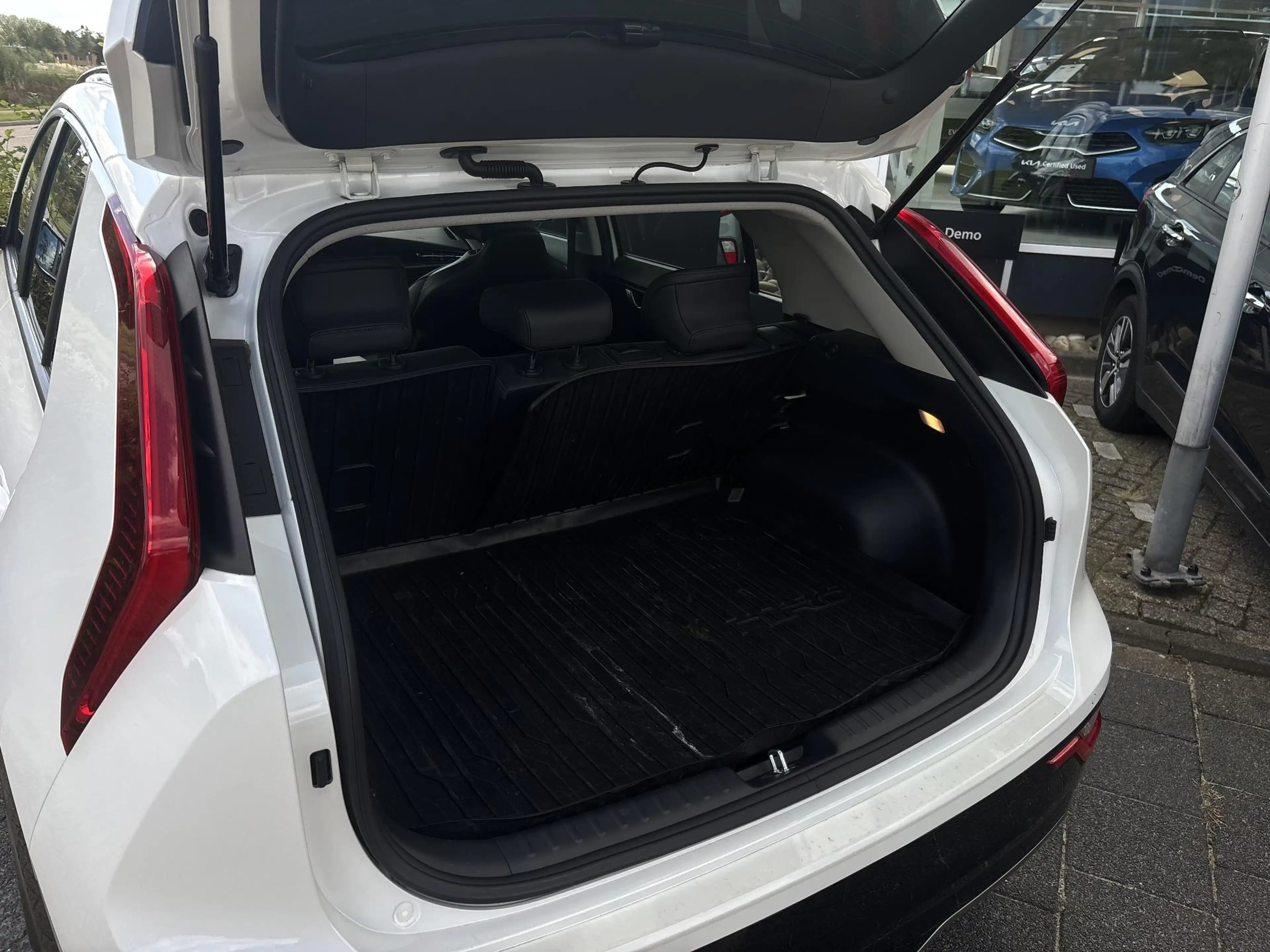 Kia e-Niro EV DynamicLine 64.8 kWh Eerste eigenaar, Volledig — photo 5