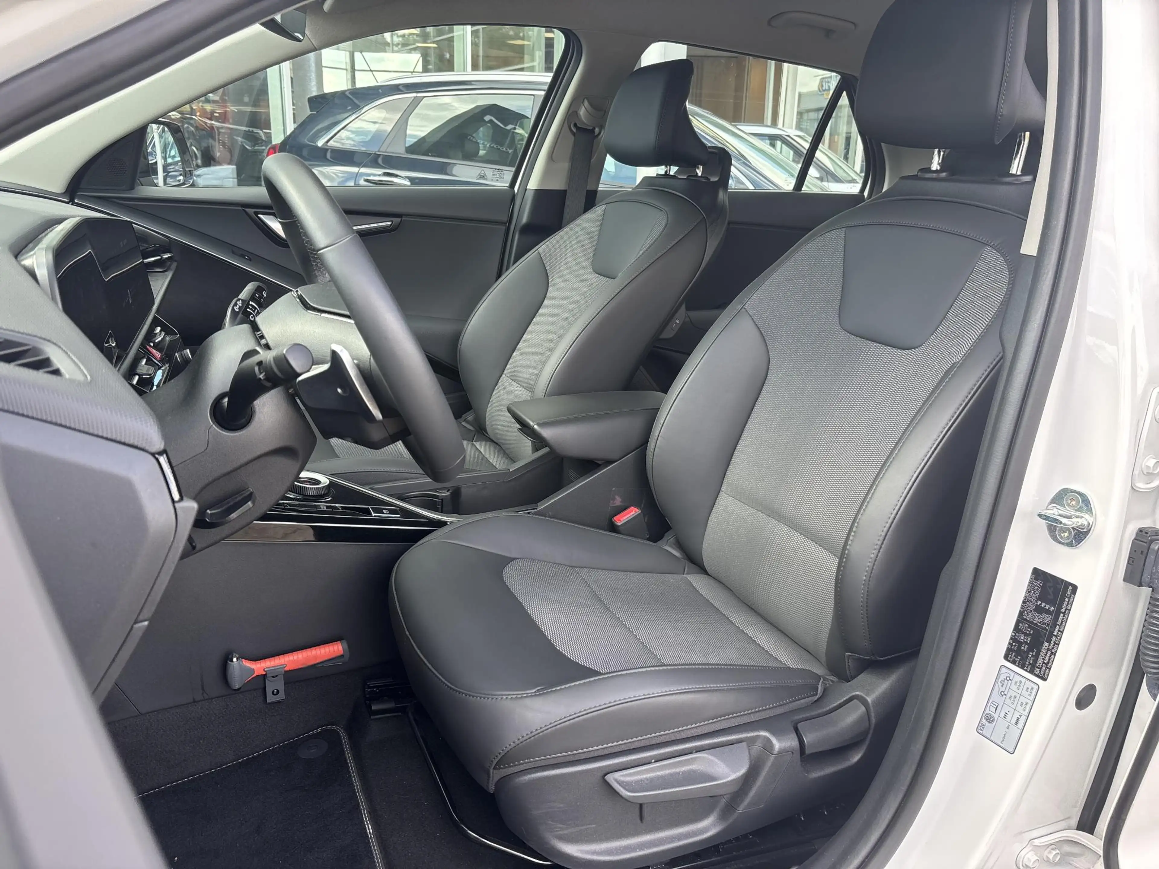 Kia e-Niro EV DynamicLine 64.8 kWh Eerste eigenaar, Volledig — photo 8