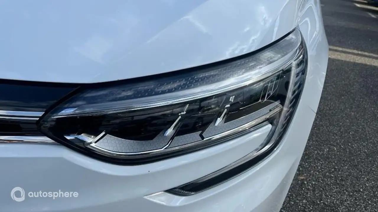 Renault Megane Grandtour — photo 17