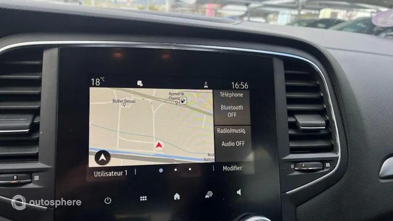 Renault Megane Grandtour — photo 18