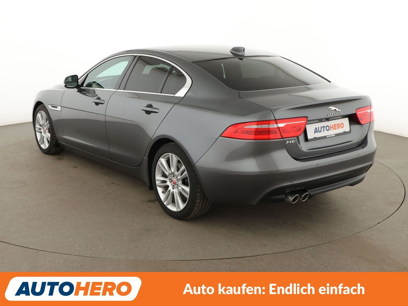 Jaguar XE 20d Prestige Aut.*NAV*TEMPO*CAM*PDC*SHZ*BT* — photo 4