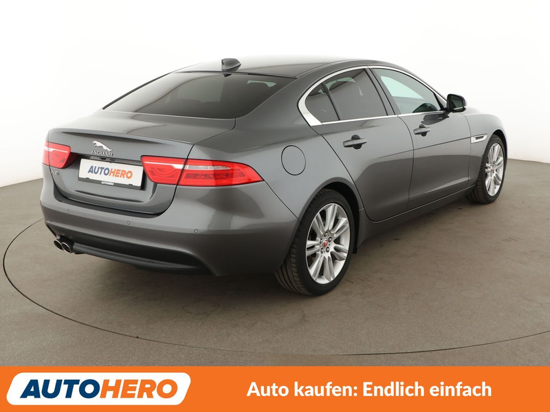 Jaguar XE 20d Prestige Aut.*NAV*TEMPO*CAM*PDC*SHZ*BT* — photo 6
