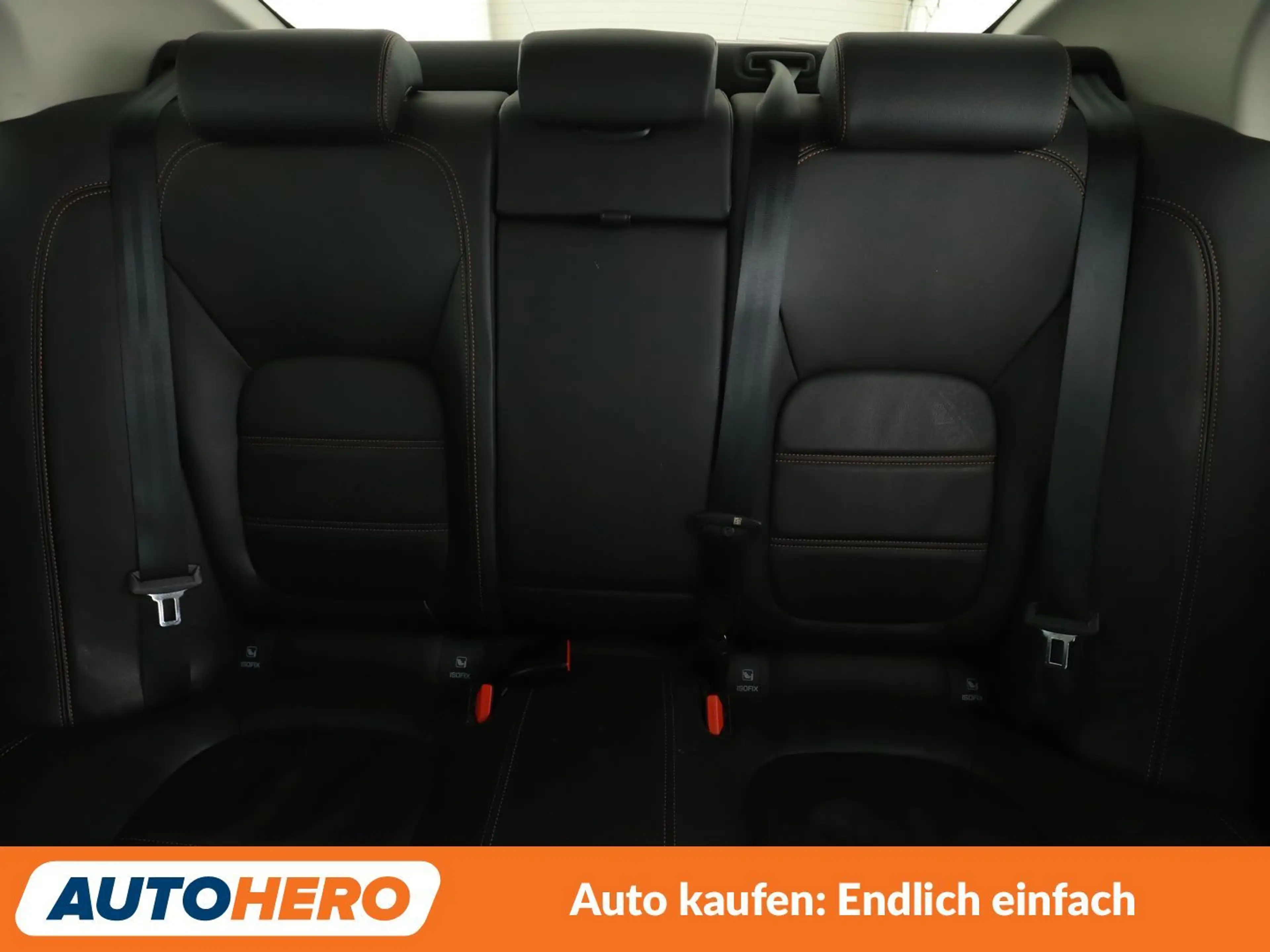 Jaguar XE 20d Prestige Aut.*NAV*TEMPO*CAM*PDC*SHZ*BT* — photo 15
