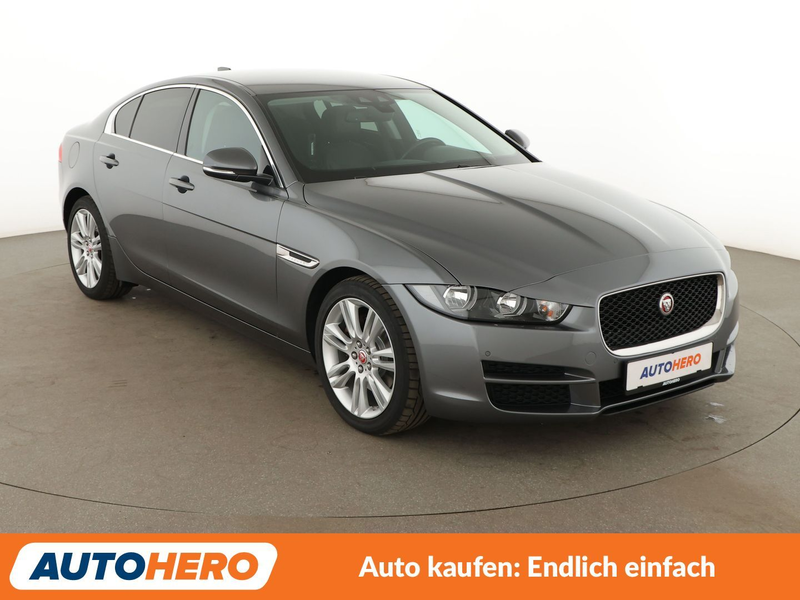 Jaguar XE 20d Prestige Aut.*NAV*TEMPO*CAM*PDC*SHZ*BT* — photo 8