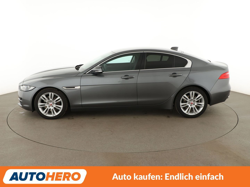 Jaguar XE 20d Prestige Aut.*NAV*TEMPO*CAM*PDC*SHZ*BT* — photo 3