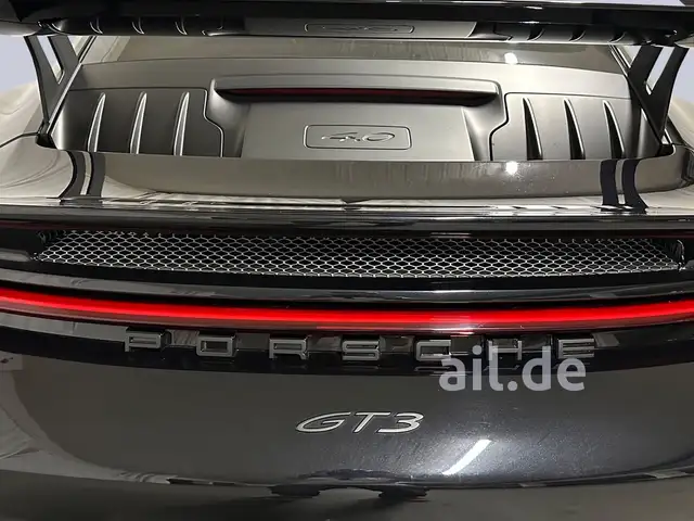 Porsche 911 view 15