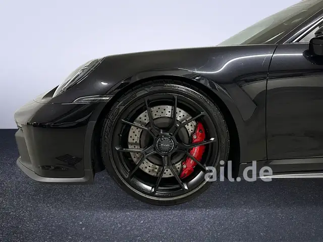 Porsche 911 view 7