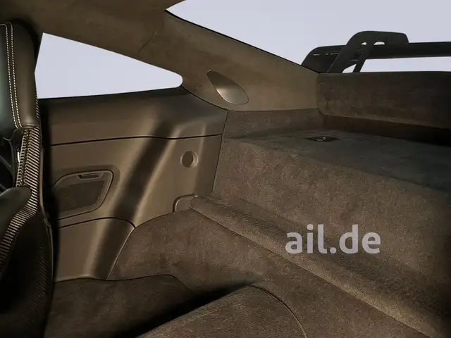 Porsche 911 view 6