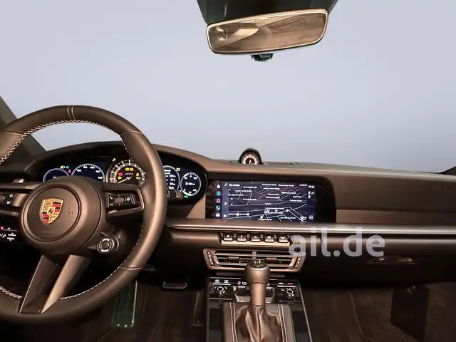 Porsche 911 view 8