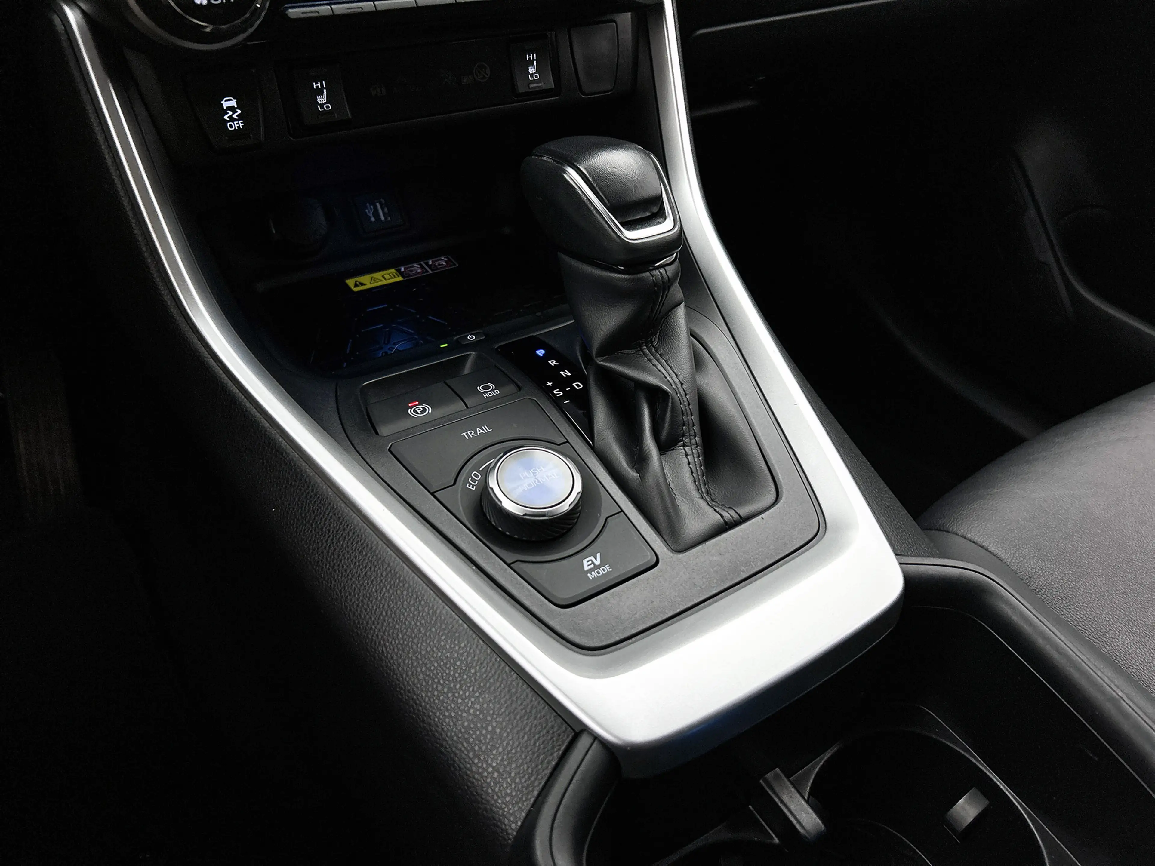 Toyota RAV 4 2.5 Hybrid AWD Executive — photo 10