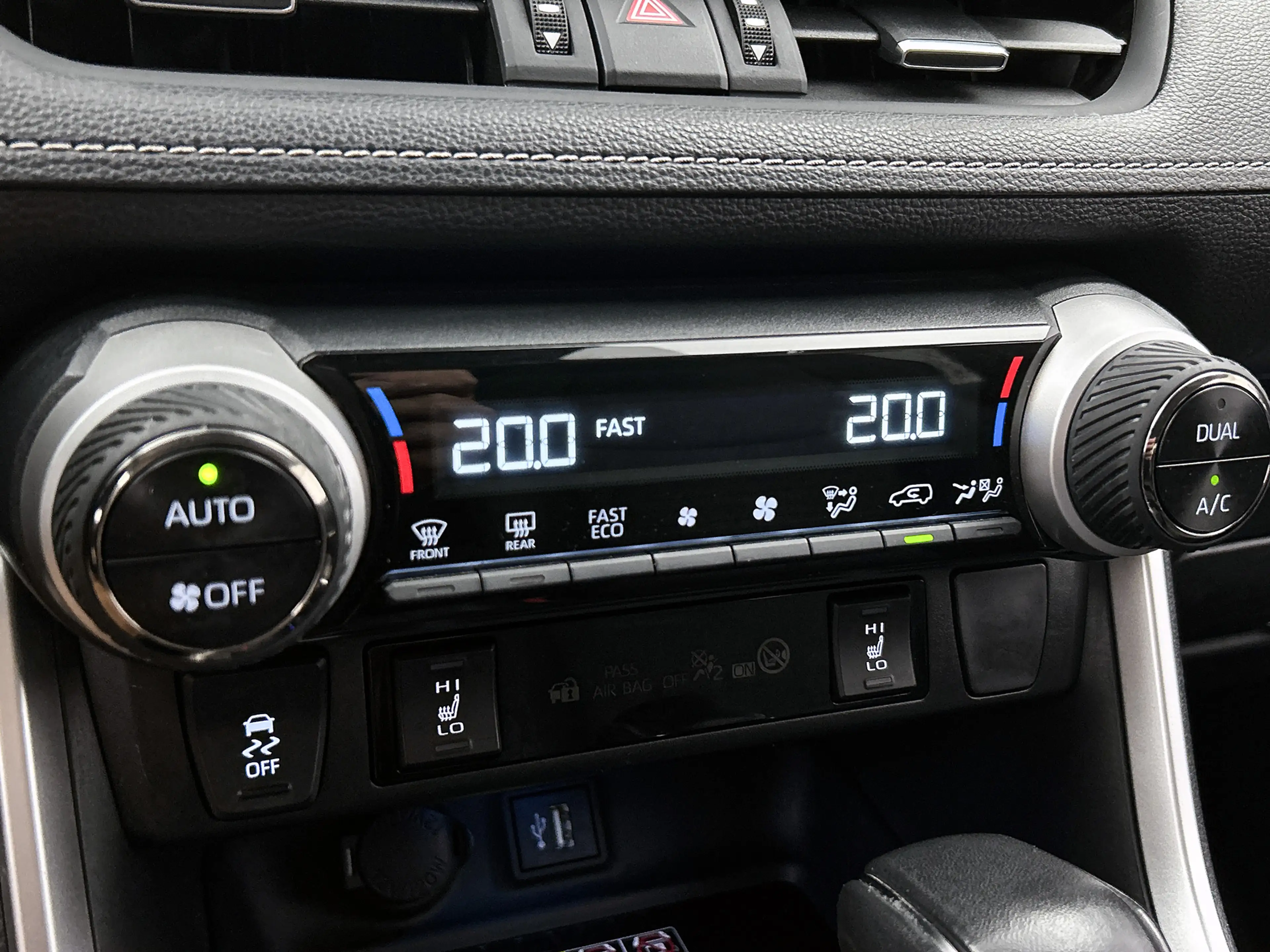 Toyota RAV 4 2.5 Hybrid AWD Executive — photo 9