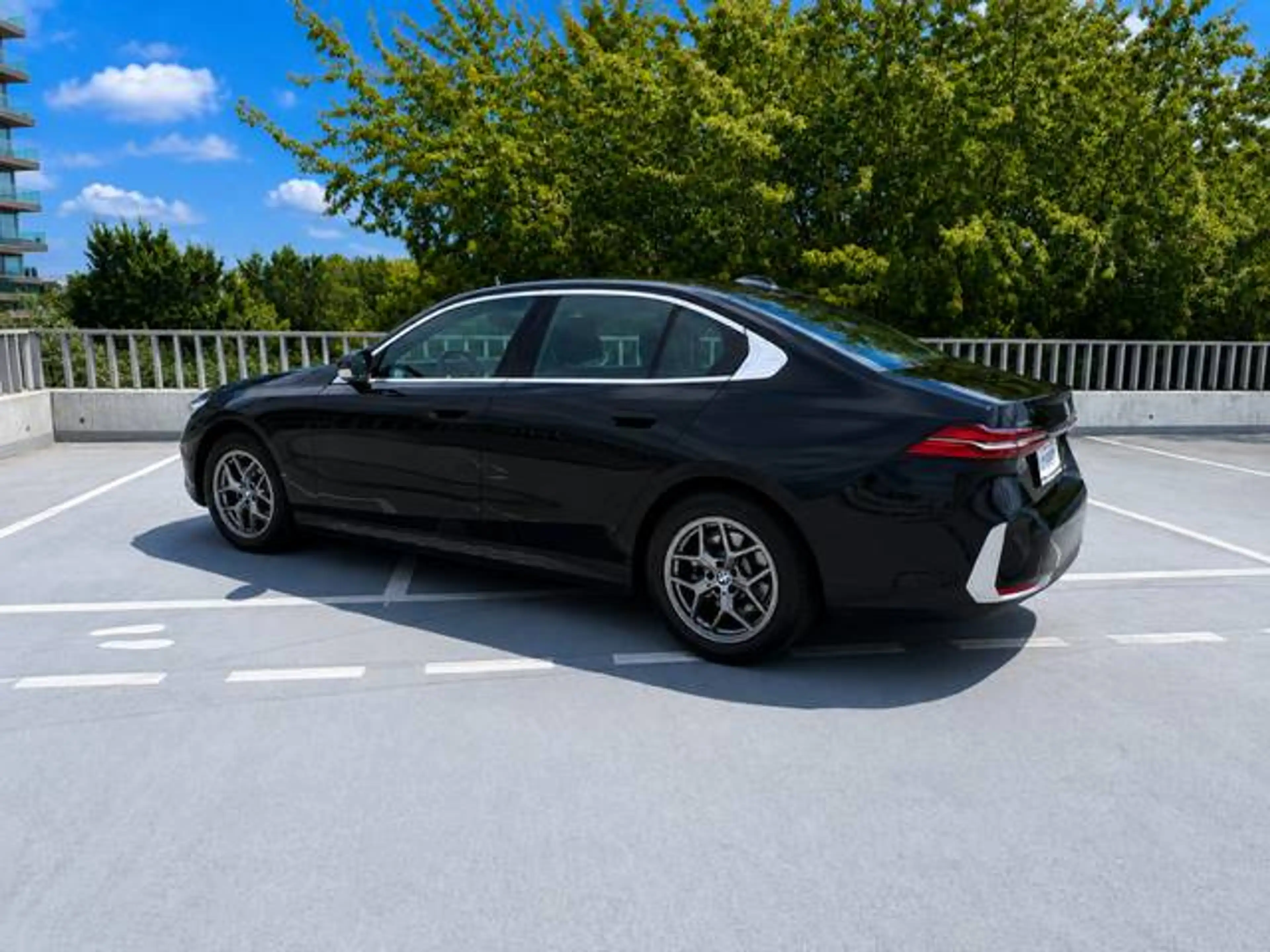 BMW 520 520iA MHEV — photo 3