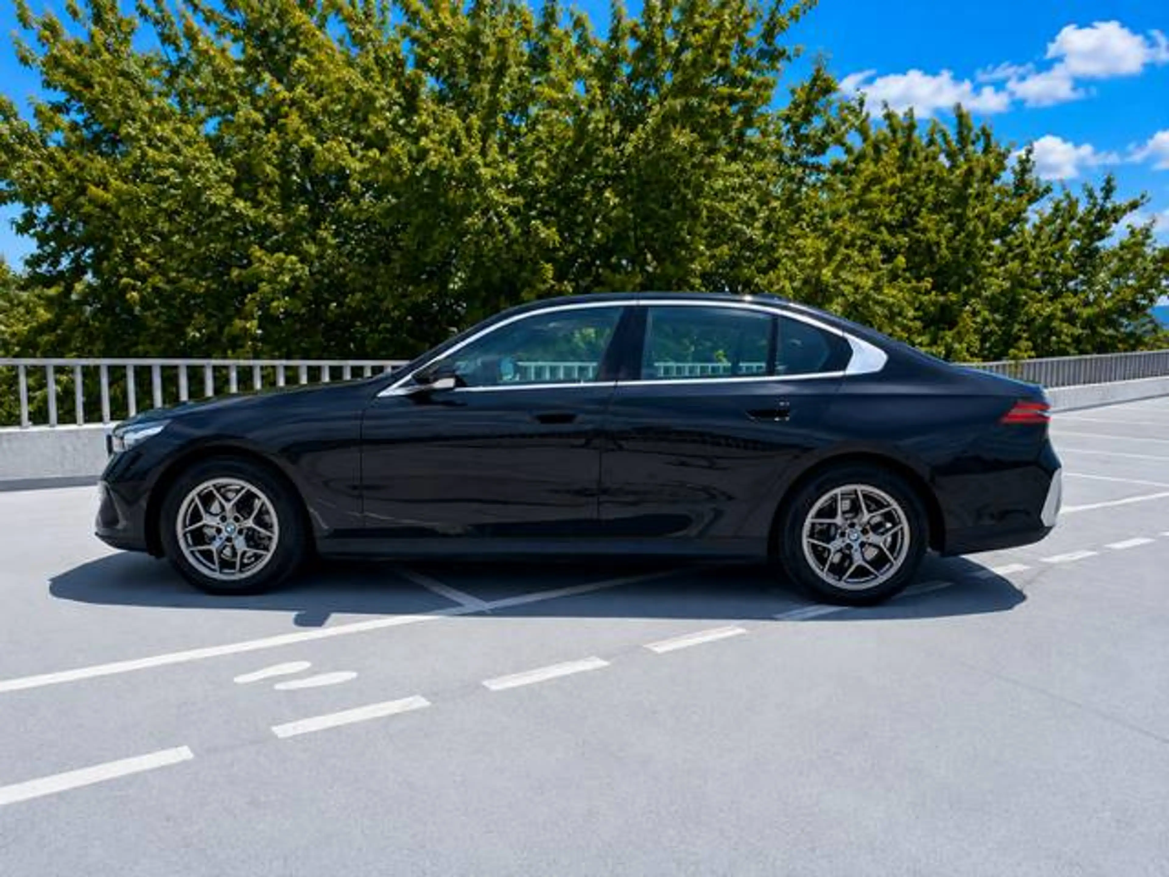 BMW 520 520iA MHEV — photo 12