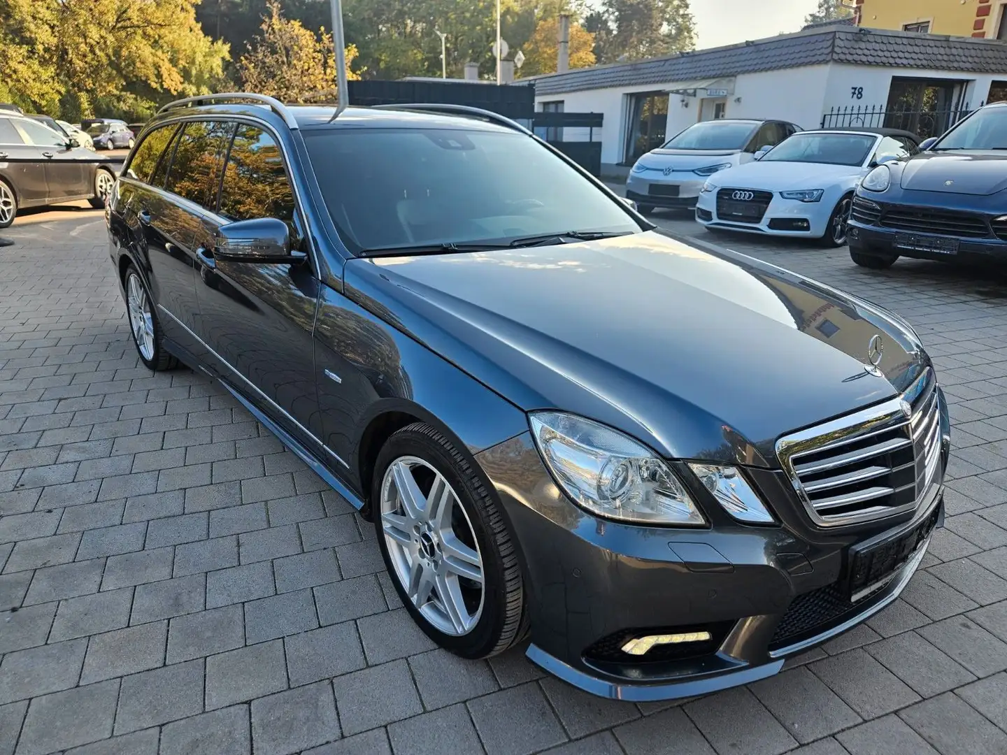 Mercedes-Benz E 250 E -Klasse E 250 CGI BlueEfficiency Grau - 1