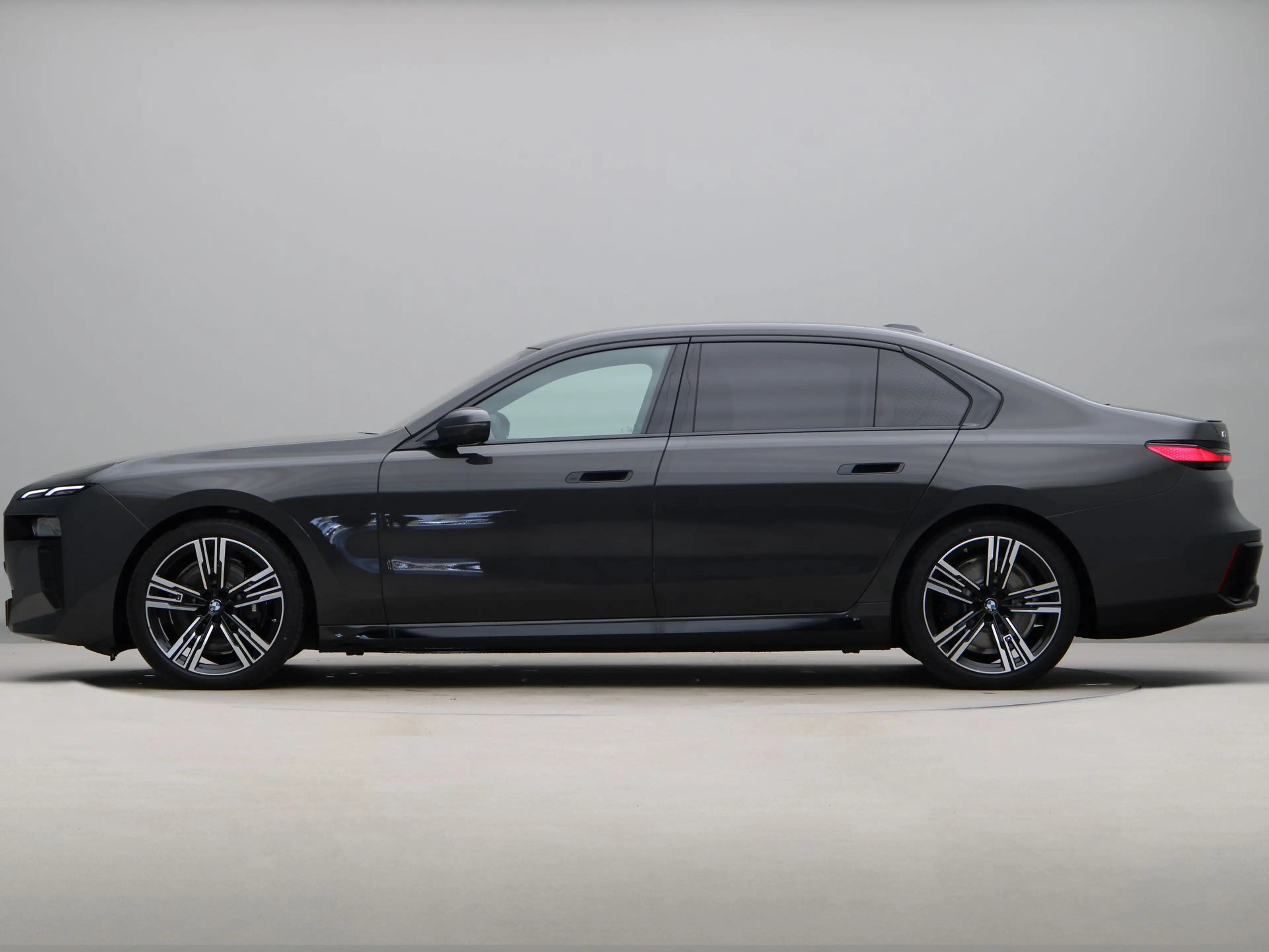 BMW i7 eDrive50 106 kWh — photo 11