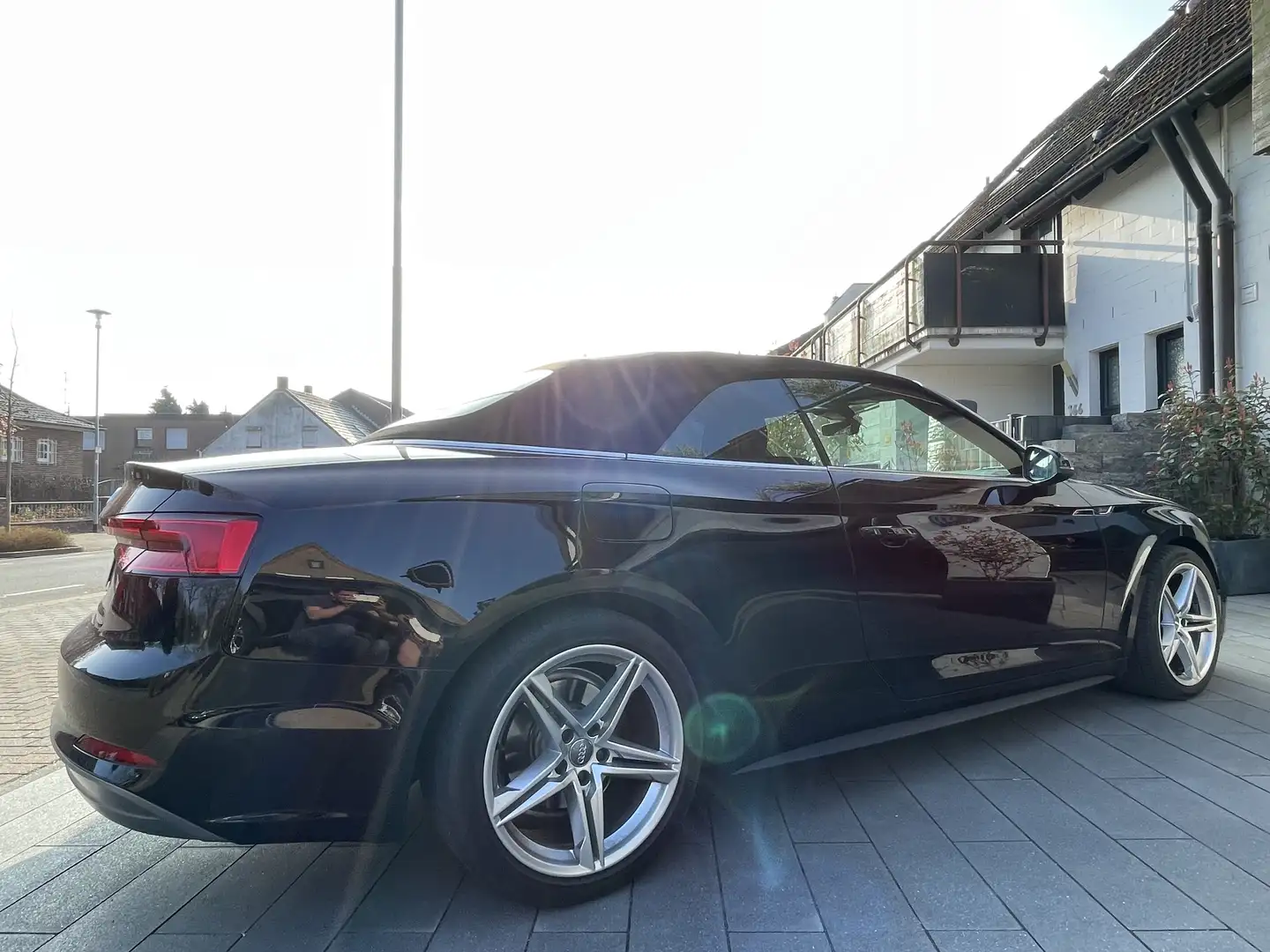 Audi A5 Cabrio 2.0 TDI S tronic sport Schwarz - 2