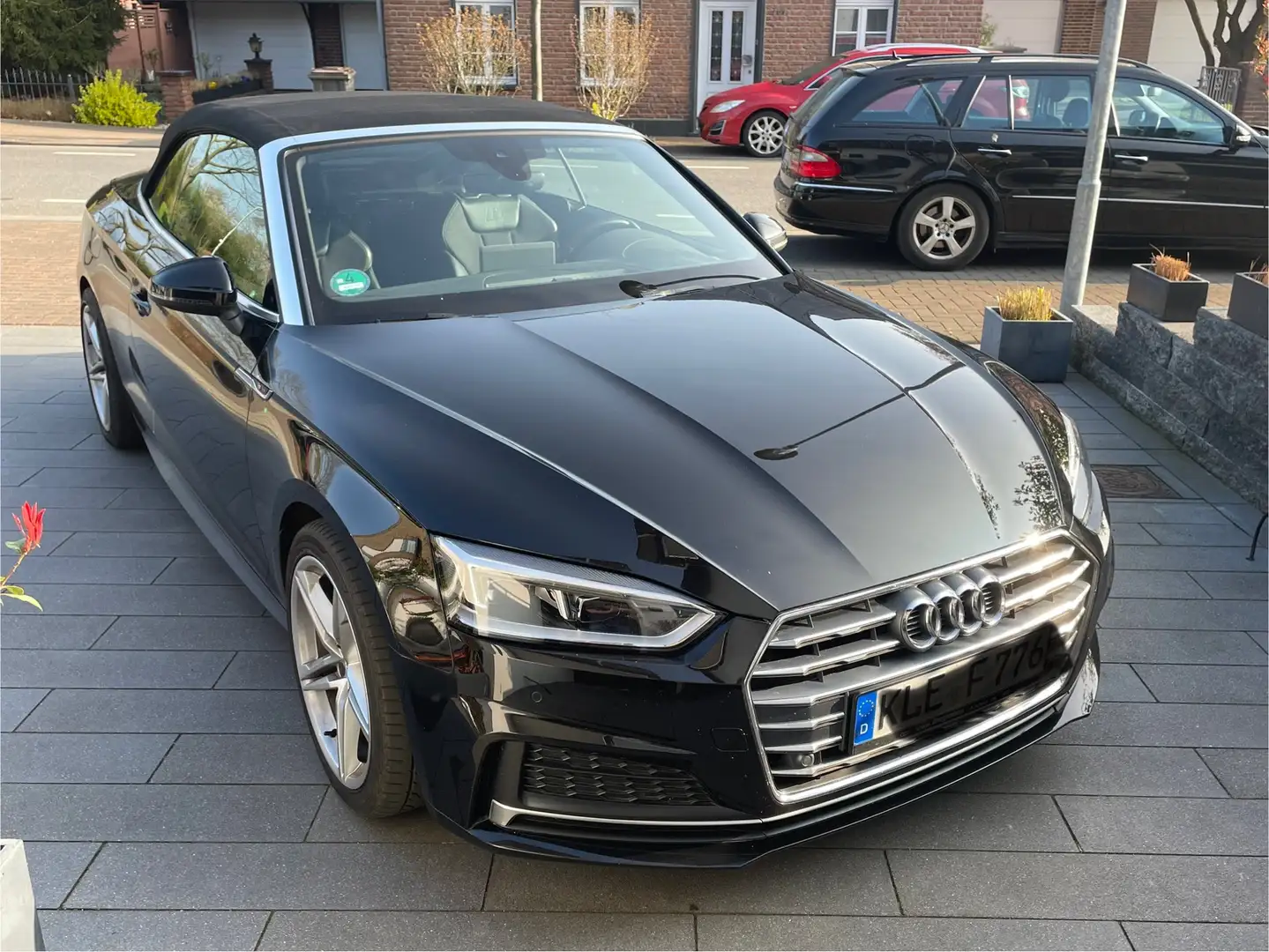 Audi A5 Cabrio 2.0 TDI S tronic sport Schwarz - 1
