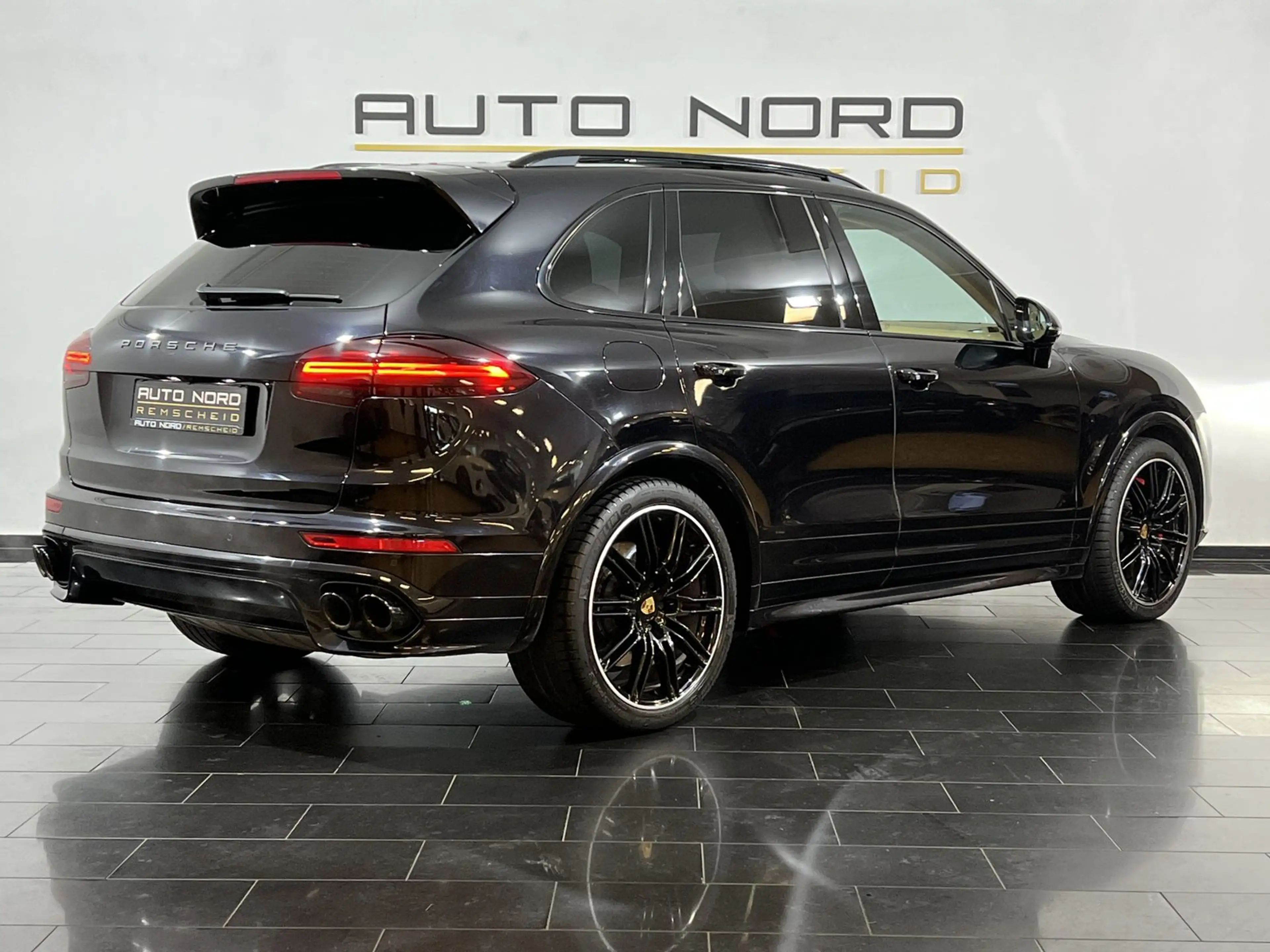 Porsche Cayenne GTS*Burmester*Pano*AHK*PDLS+*Luft*360°* — photo 5