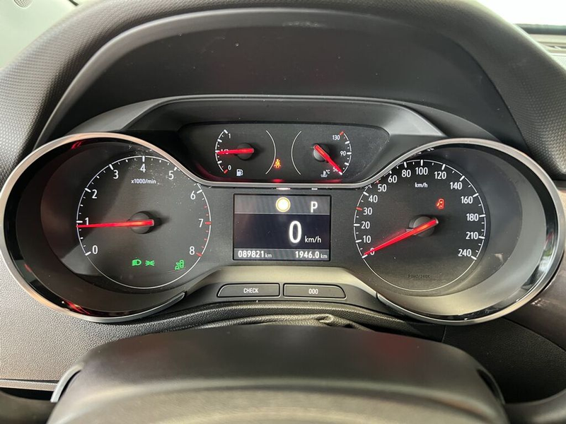 Opel Crossland X — photo 11