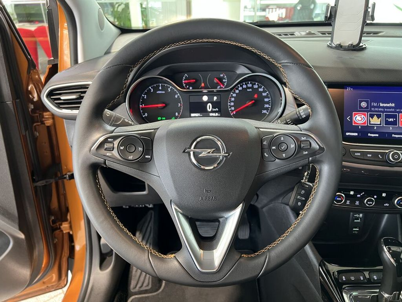 Opel Crossland X — photo 10