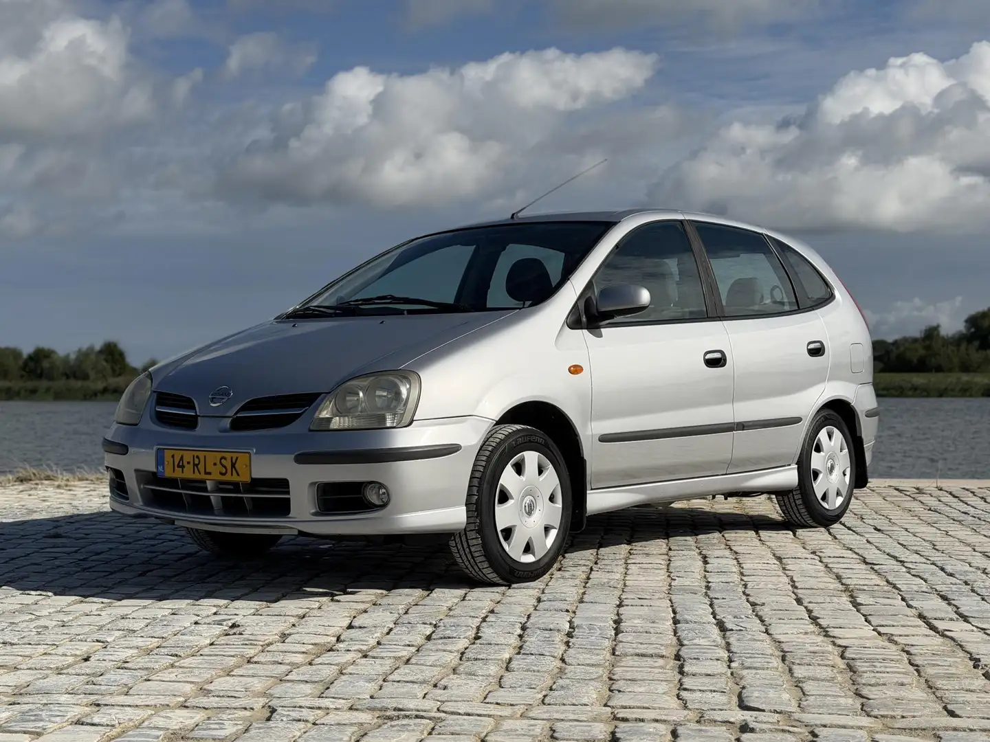 Nissan Almera Tino 1.8 Acenta|100% Onderhouden|Camera|Clima Grau - 1