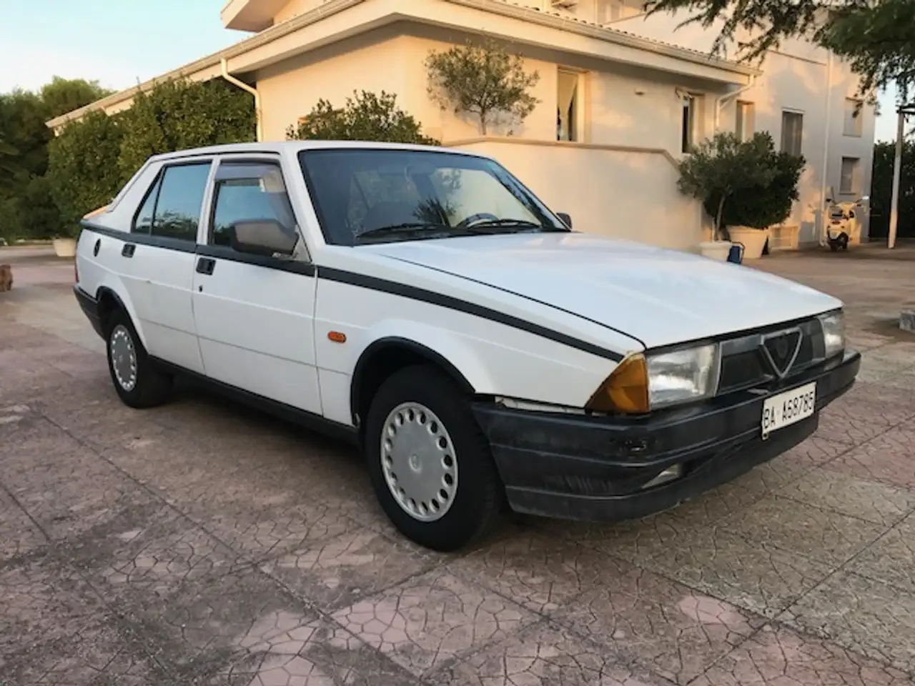 Alfa Romeo 75 1.8 IE Lusso con Aria cond. originale, foto 2
