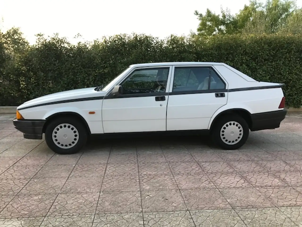 Alfa Romeo 75 1.8 IE Lusso con Aria cond. originale, foto 3