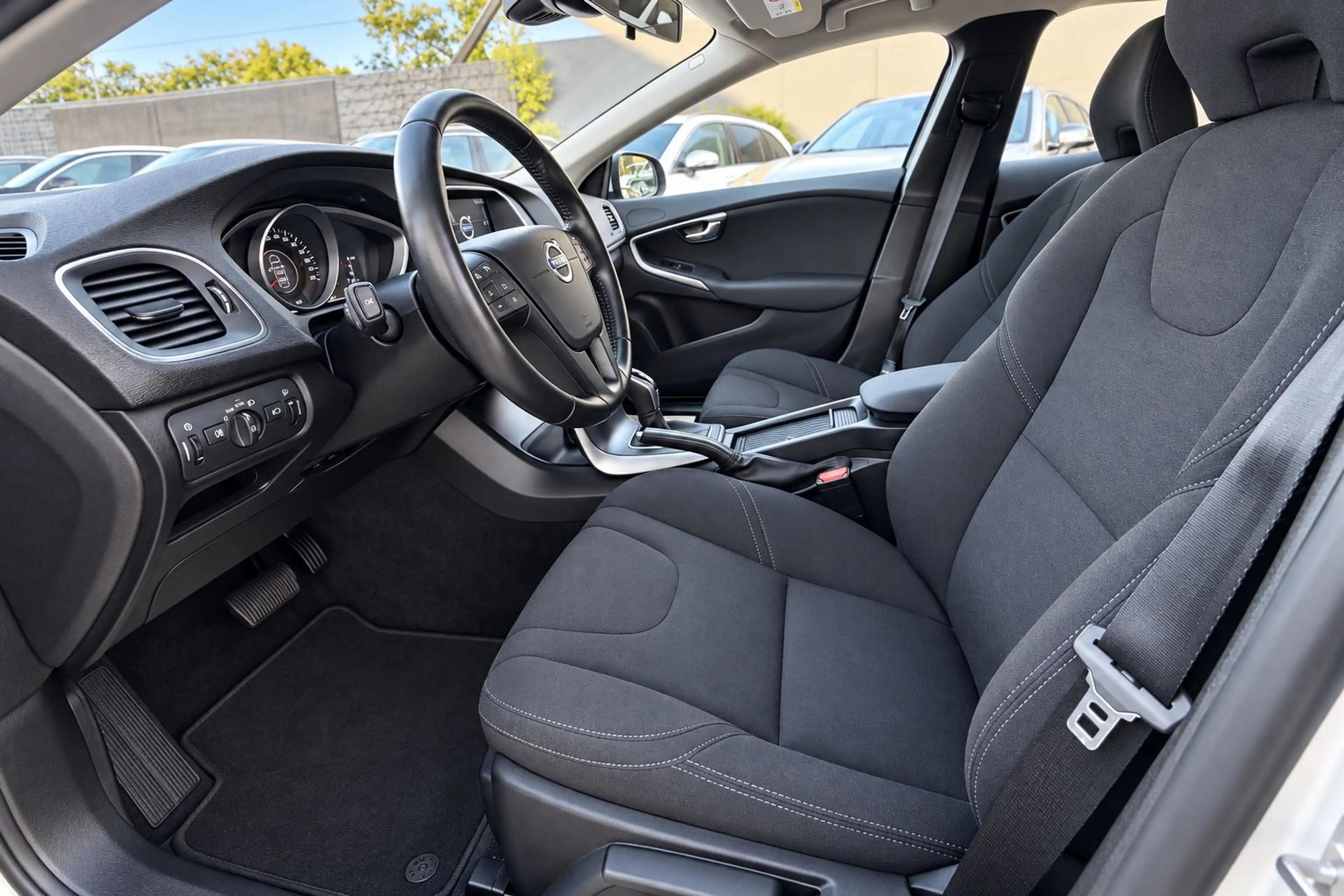 Volvo V40 T3 Automatik/Temp/Klimaautomatik/PDC — photo 6
