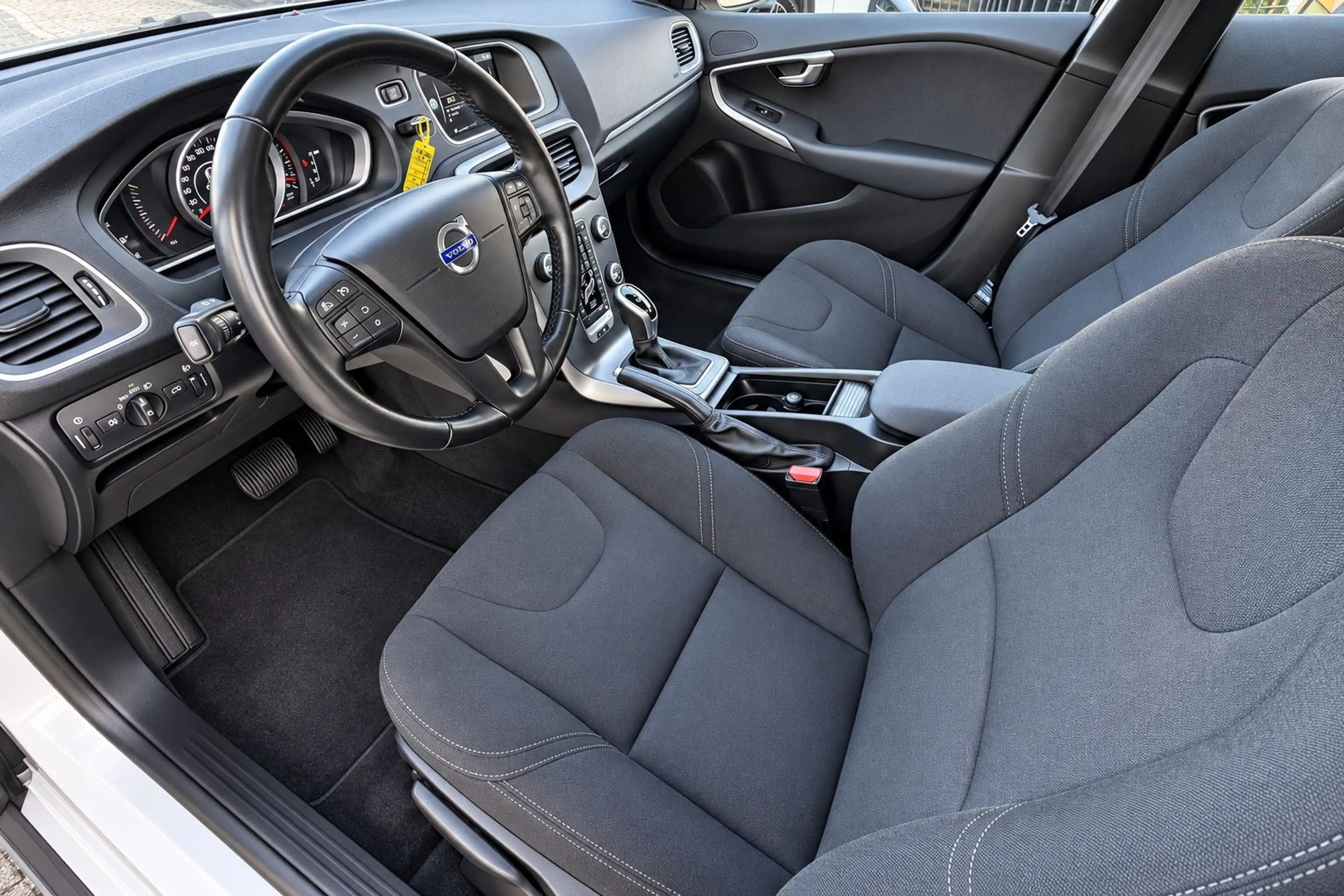 Volvo V40 T3 Automatik/Temp/Klimaautomatik/PDC — photo 5