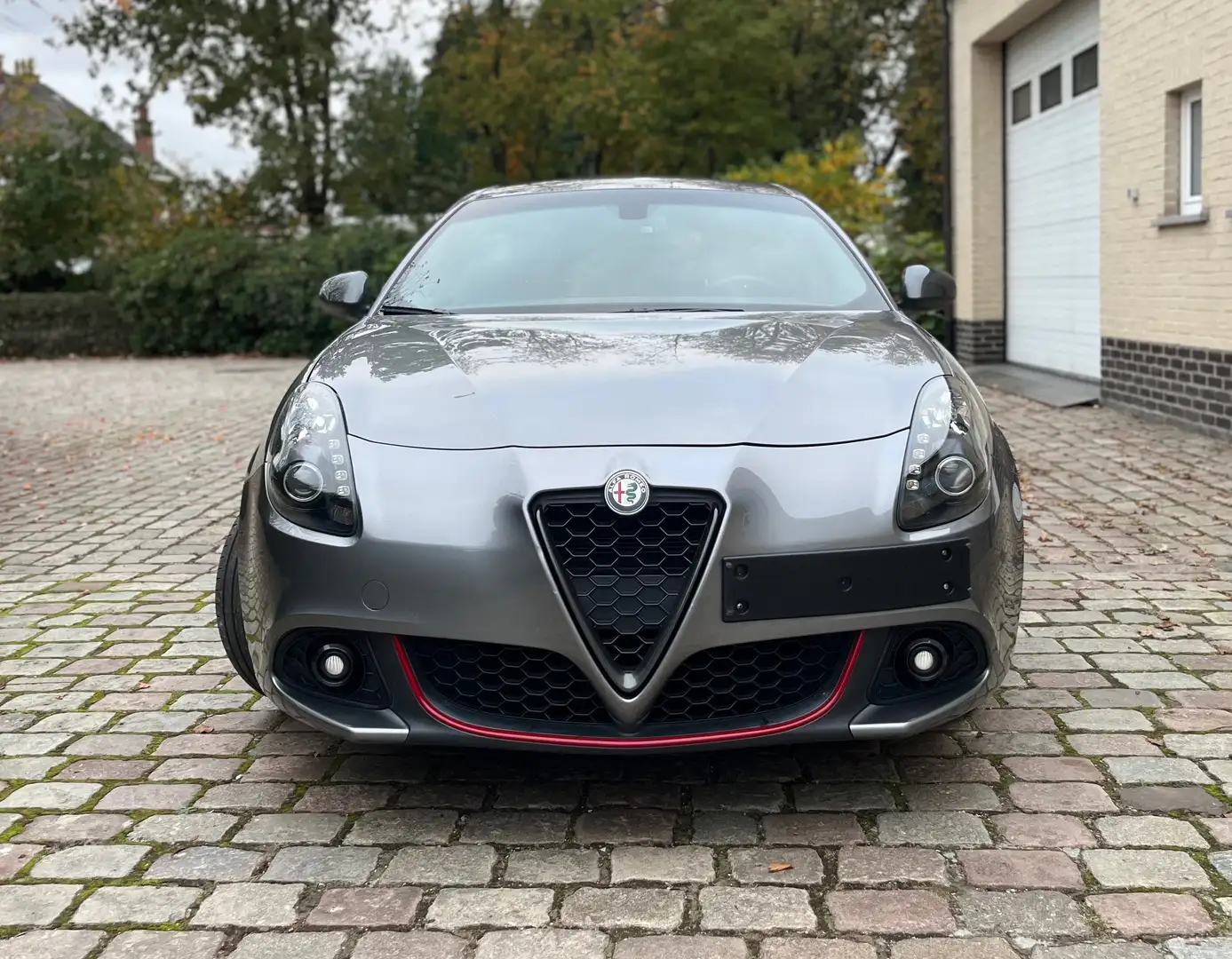 Alfa Romeo Giulietta 1.4 MultiAir Super Automaat  ### 76000 km ### Grau - 2