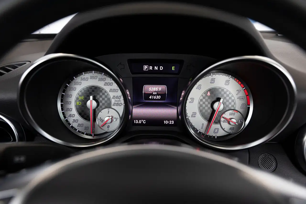 Mercedes-Benz SLK снимка Mercedes-Benz SLK