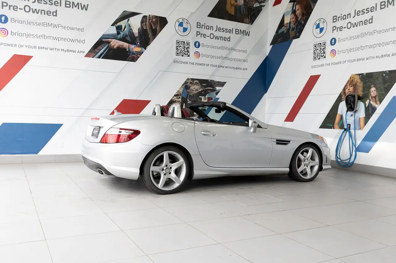 Mercedes-Benz SLK снимка Mercedes-Benz SLK