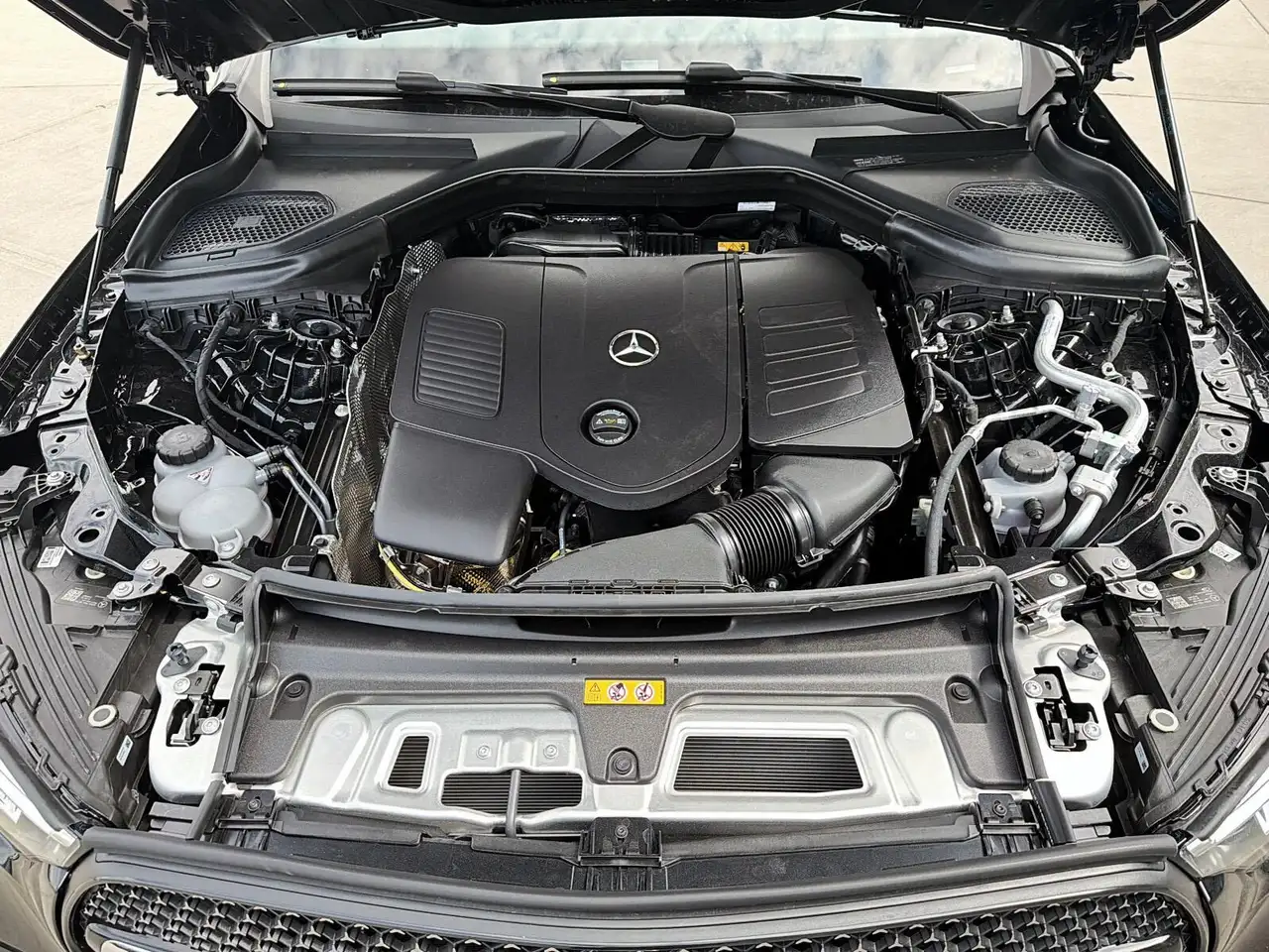 Mercedes-Benz GLC снимка Mercedes-Benz GLC