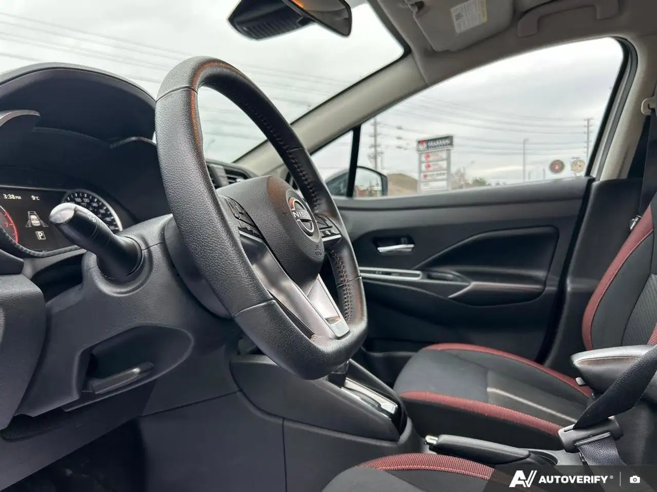 Nissan Versa снимка Nissan Versa