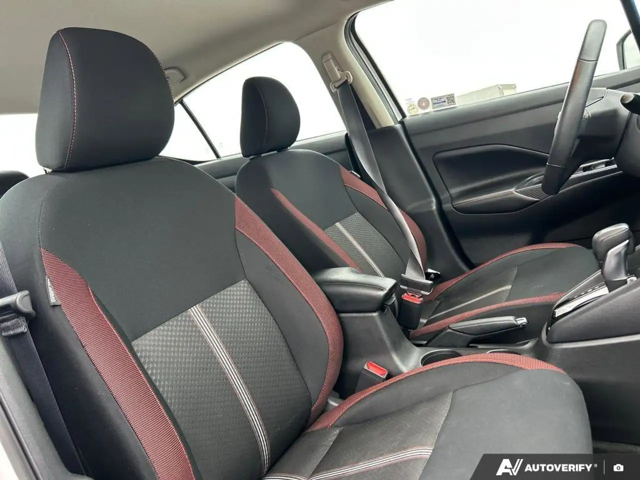 Nissan Versa снимка Nissan Versa