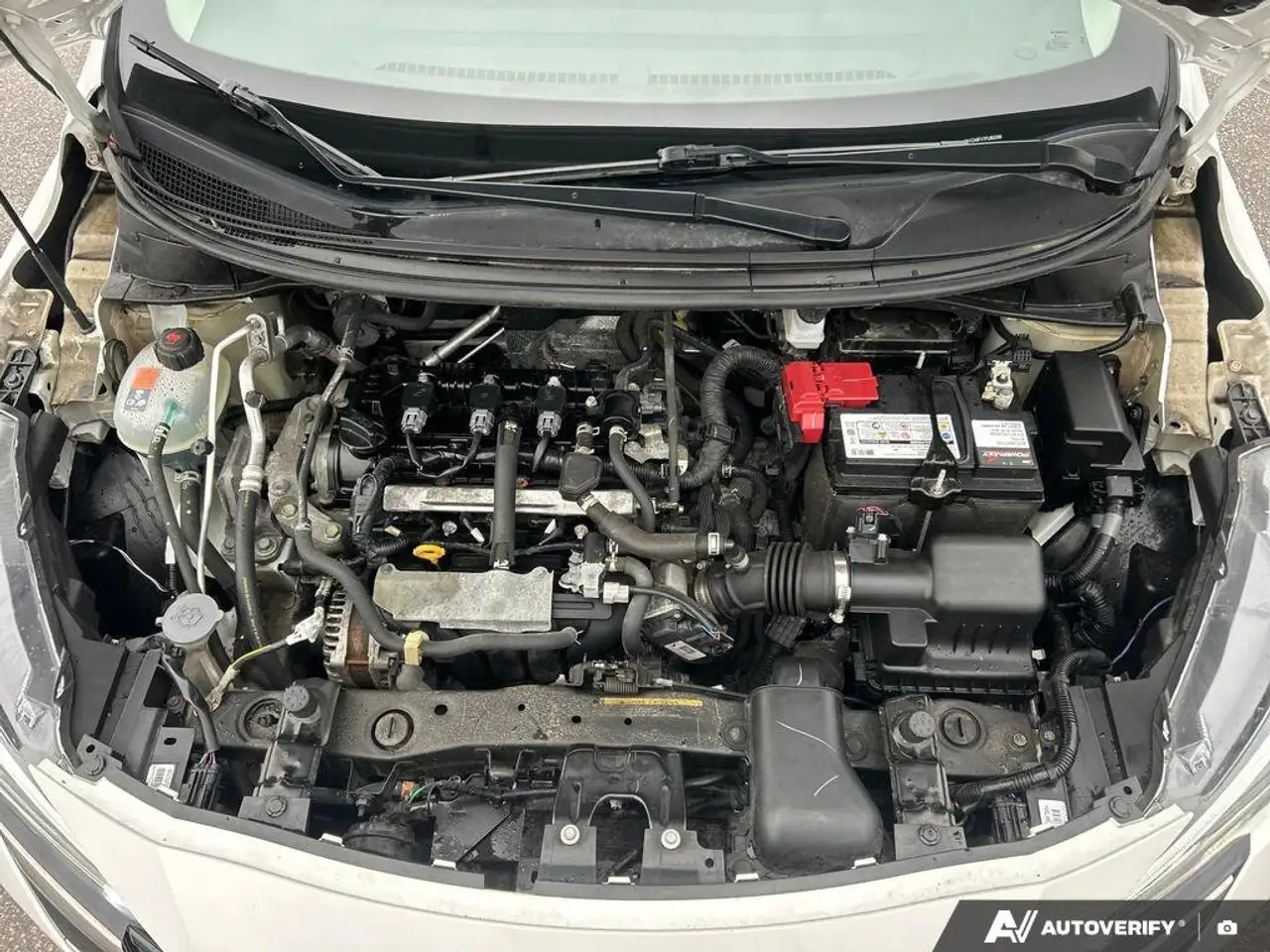 Nissan Versa снимка Nissan Versa