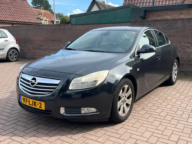 Opel Insignia 1.6 T Edition - Parkeer sensoren - Trekhaak - Airc