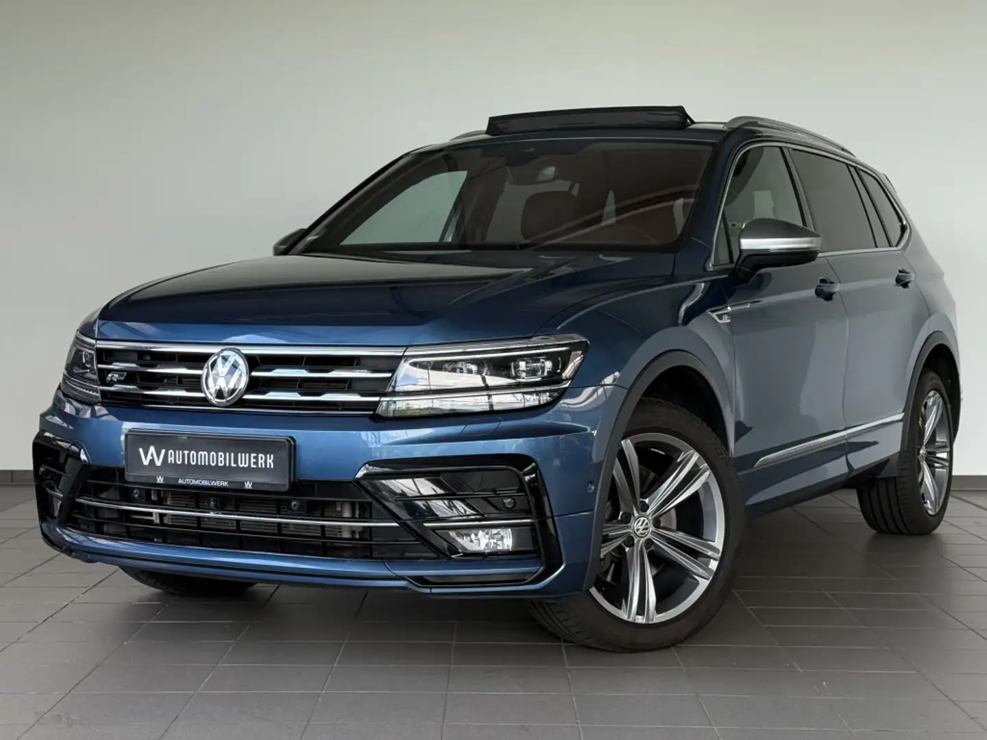 Volkswagen Tiguan Allspace R-LINE 4M |PANO |AHK |HUD |360° Blau - 1