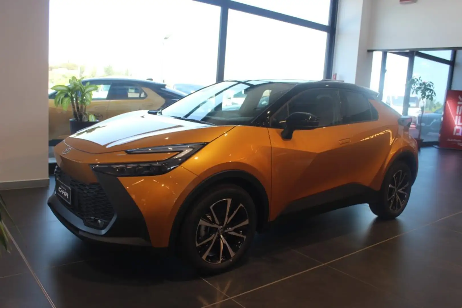 Toyota C-HR 1.8 HV Trend - 1