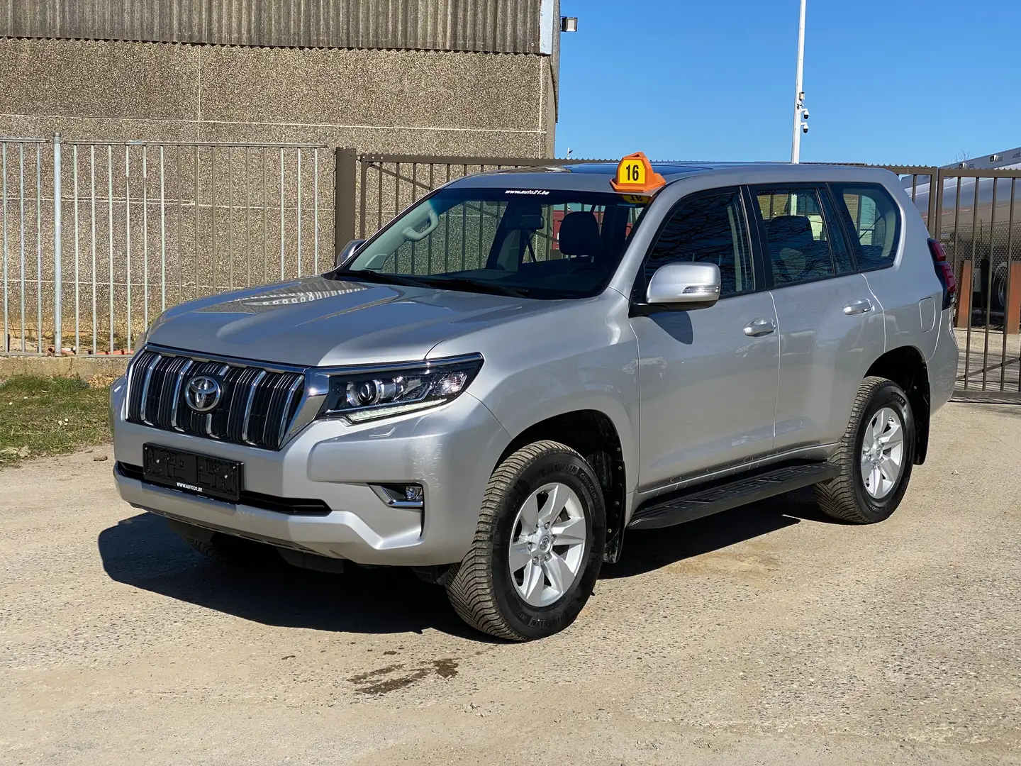 Toyota Land Cruiser 2.8 D-4D Comfort  automatique 7 places 46,240 htva Argent - 1