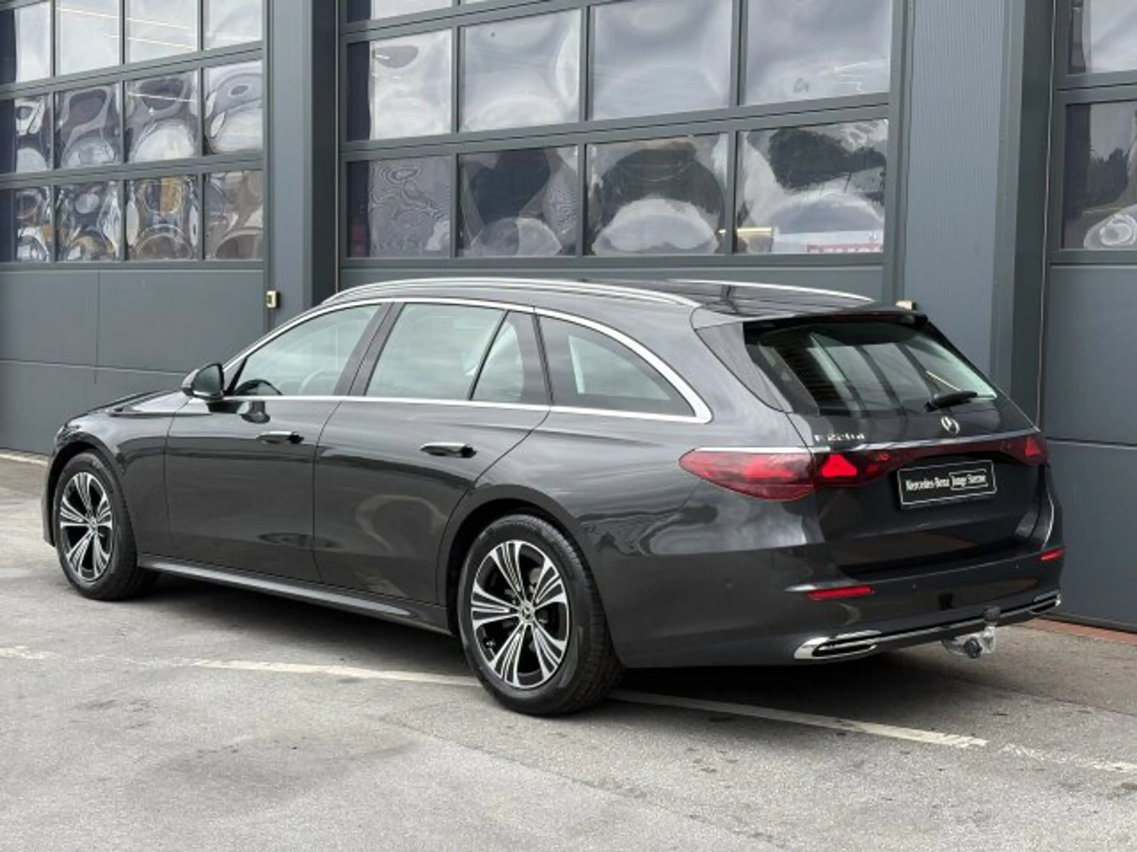 Mercedes-Benz E 220 E 220dT AVANTGARDE Advanced AHK Distronic Kamera — photo 4