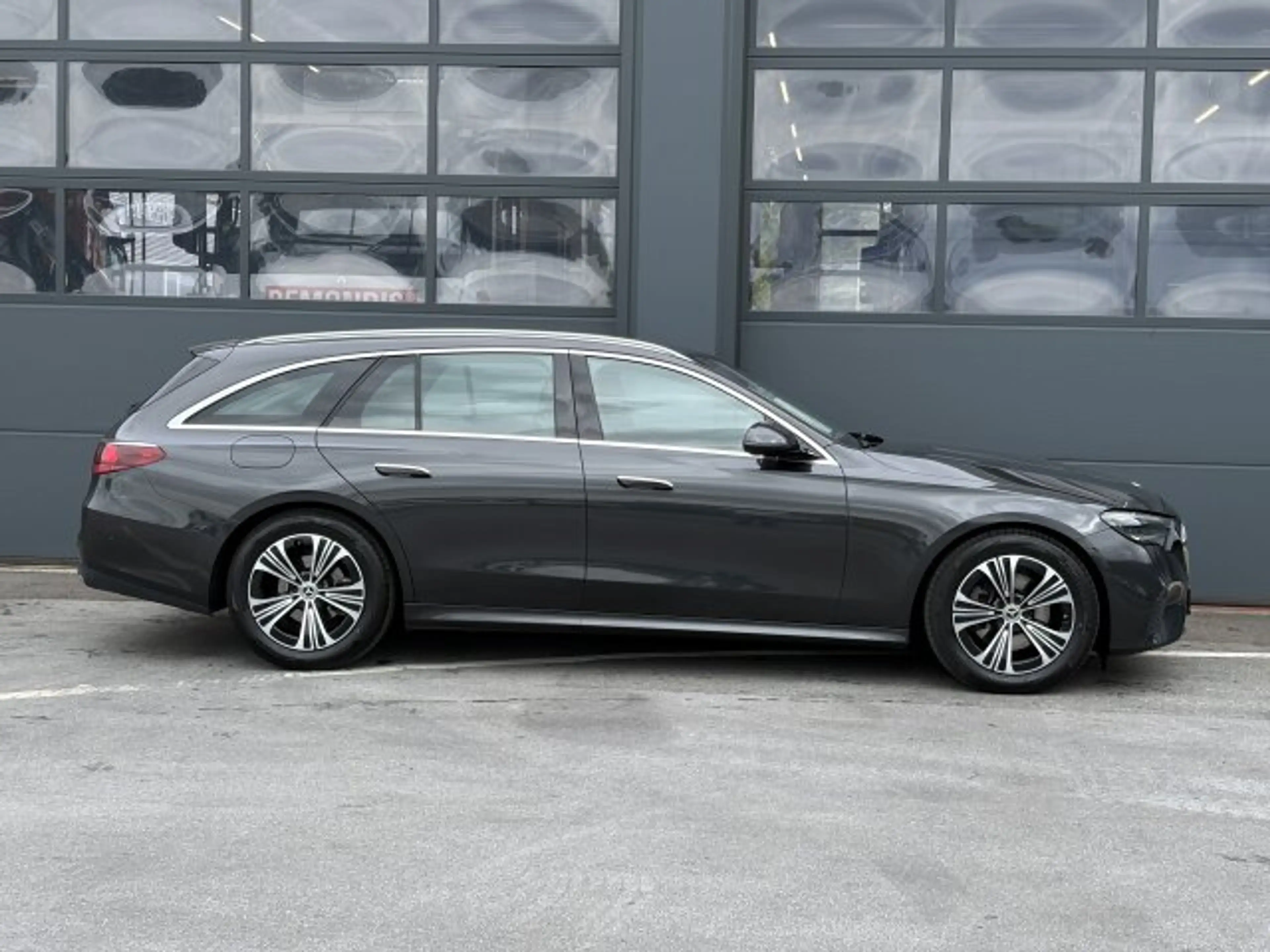 Mercedes-Benz E 220 E 220dT AVANTGARDE Advanced AHK Distronic Kamera — photo 7