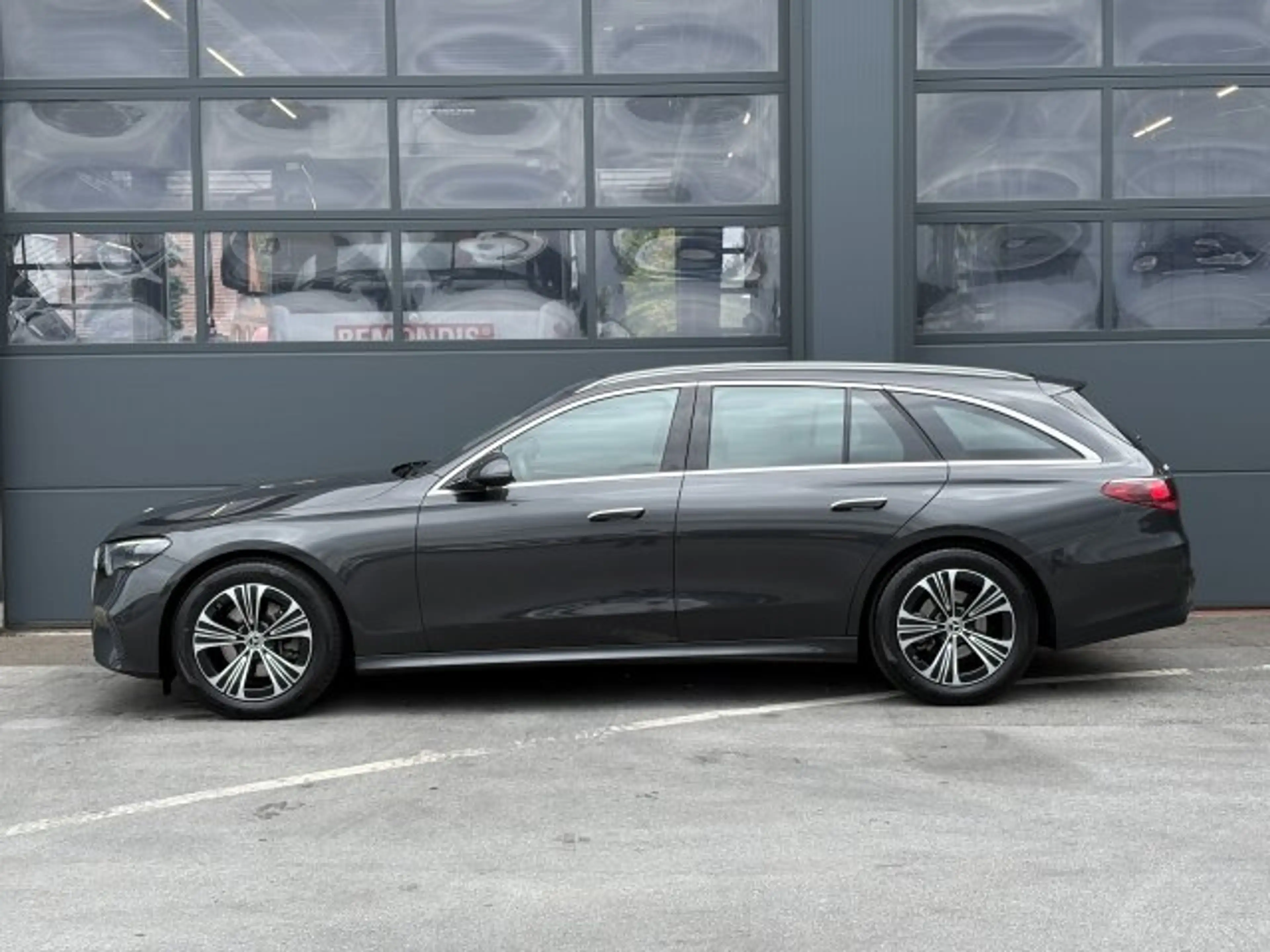 Mercedes-Benz E 220 E 220dT AVANTGARDE Advanced AHK Distronic Kamera — photo 8