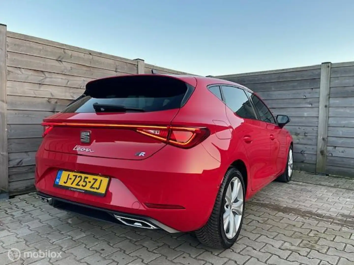 SEAT Leon 1.0 TSI FR Launch Edition Virt.Cockpit-Led-Carplay Rot - 2