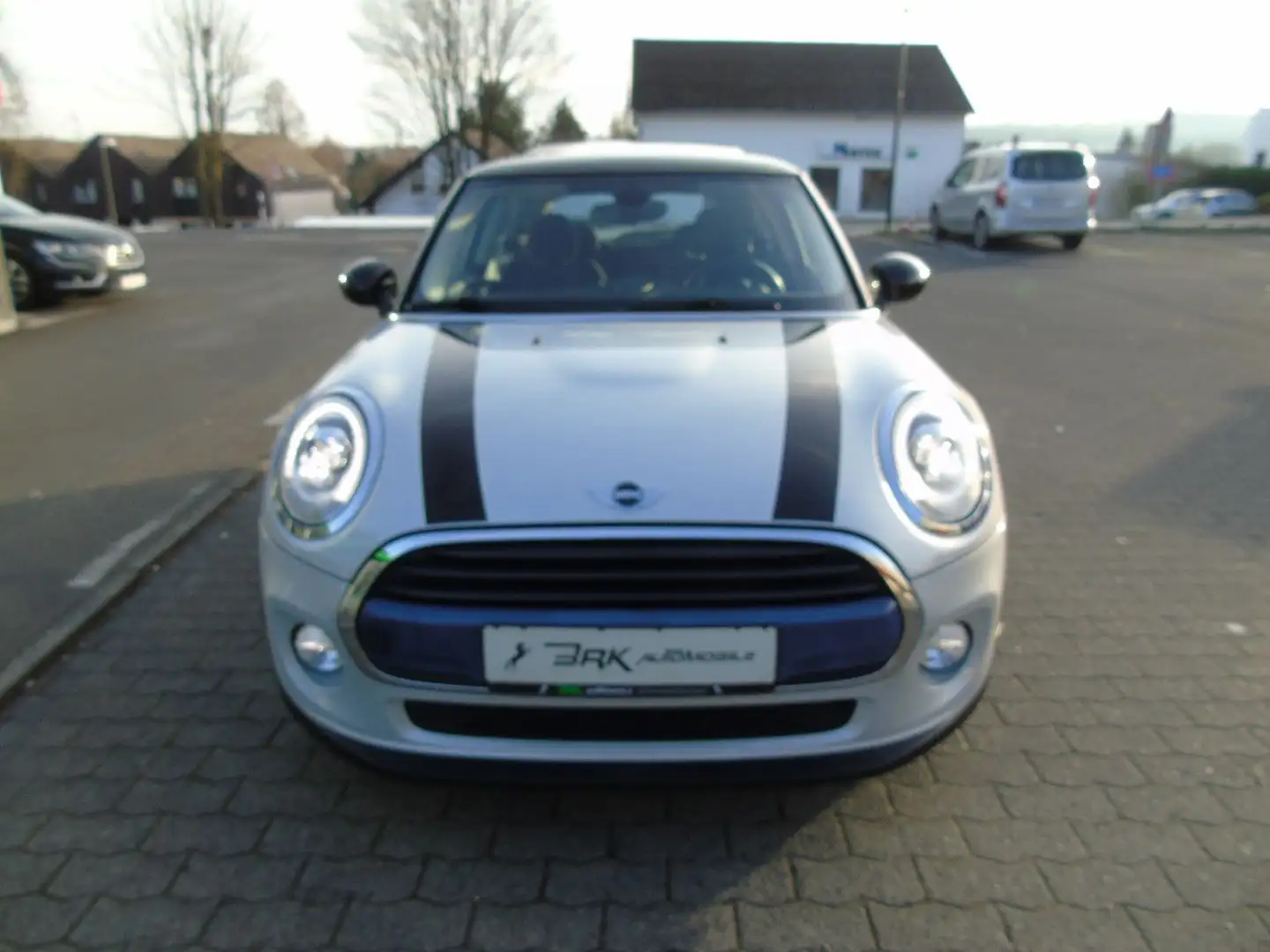 MINI Cooper D Automatik 1.5 Ltr. *NAVI*LED*PANO*LEDER Weiß - 2